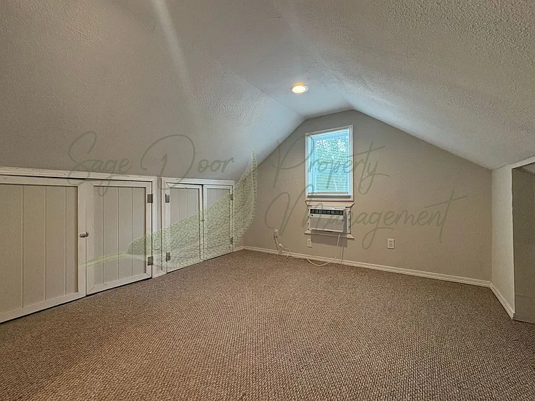 1109 NW B St — Photo 16