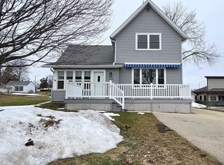 912 E Main St, Waupun, WI 53963