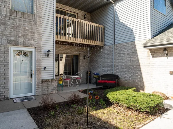 9390 West Loomis ROAD #3, Franklin, WI 53132
