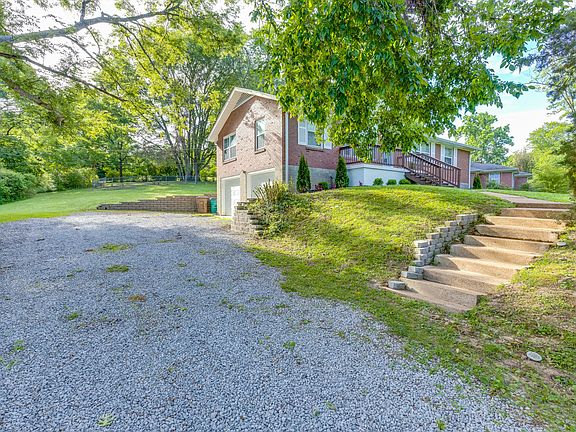 3rd image of 225 Bermuda Dr
