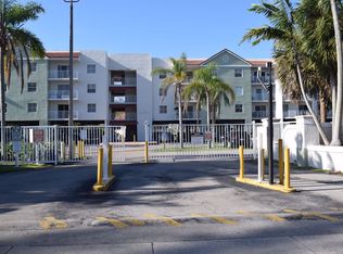 8260 SW 210th St APT 102, Cutler Bay, FL 33189