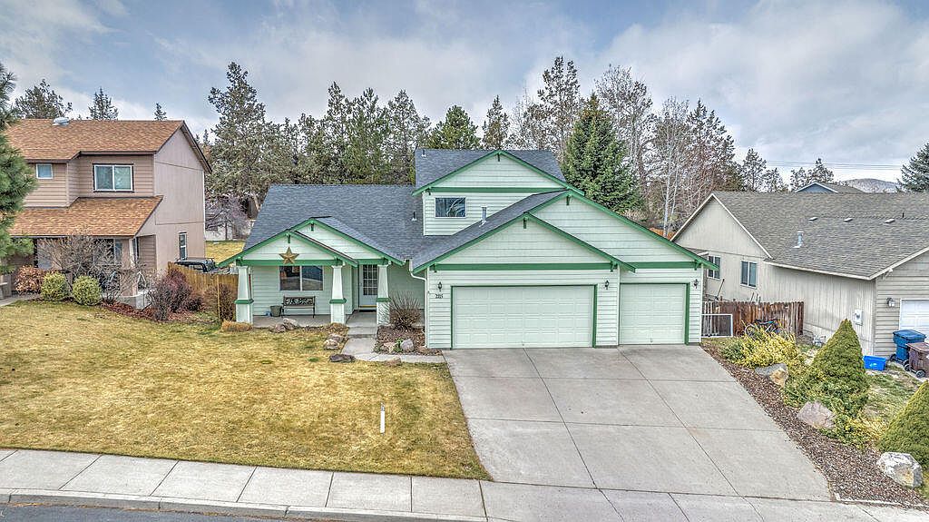 2115 SW 37th St, Redmond, OR 97756 Zillow