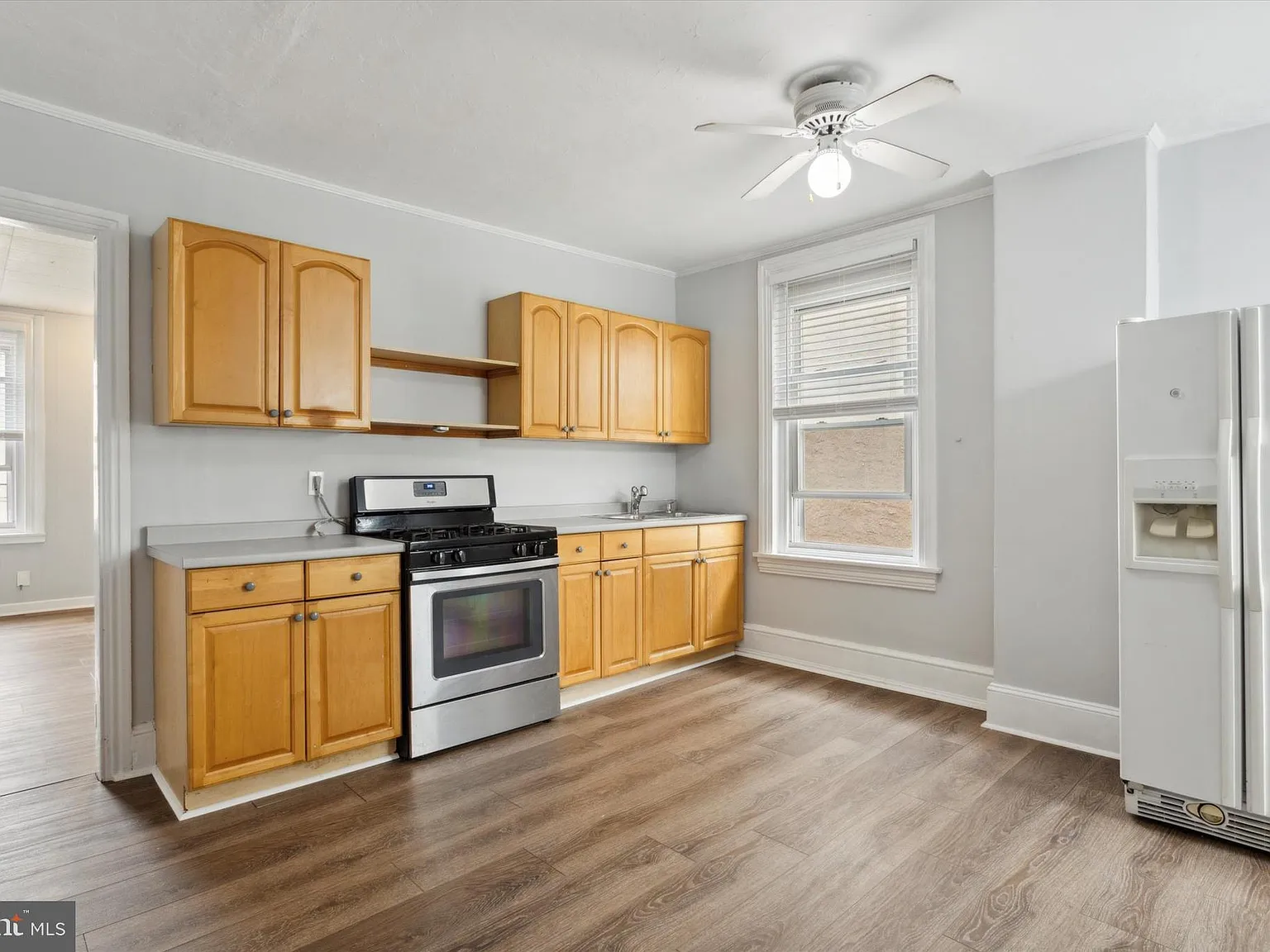 2 bed, 1000 sqft, $1,700 — Photo 2