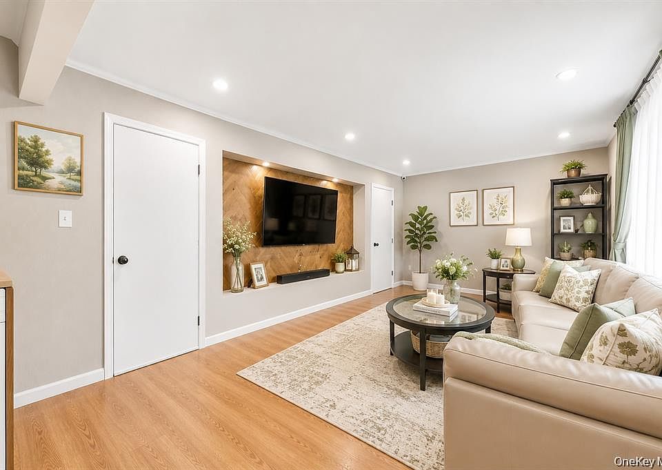 1st image of 1 Wood Road