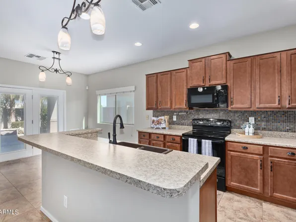 232 W REEVES Avenue, San Tan Valley, AZ 85140