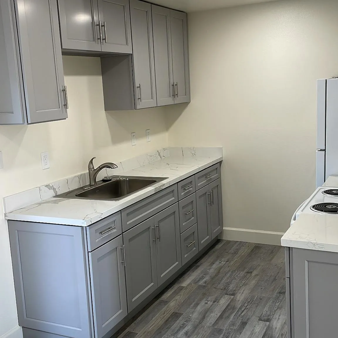 5503 Ridgeway Ave — Photo 2