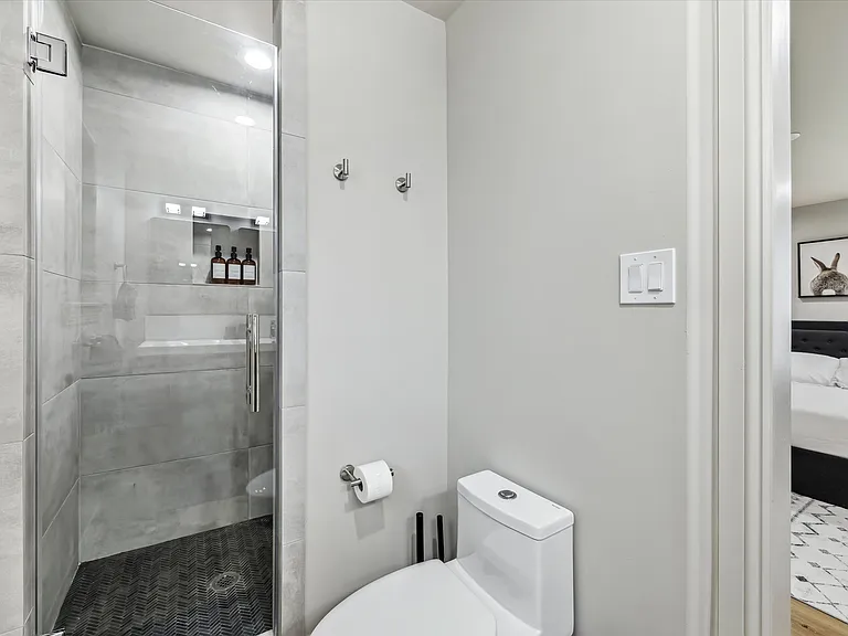 5615 Cerritos Dr — Photo 20