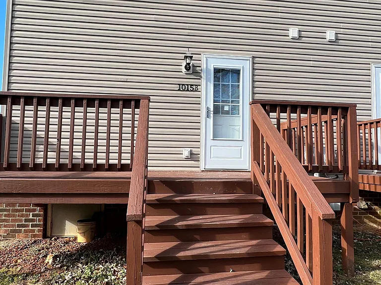 1015 Combs Cove Dr — Photo 9