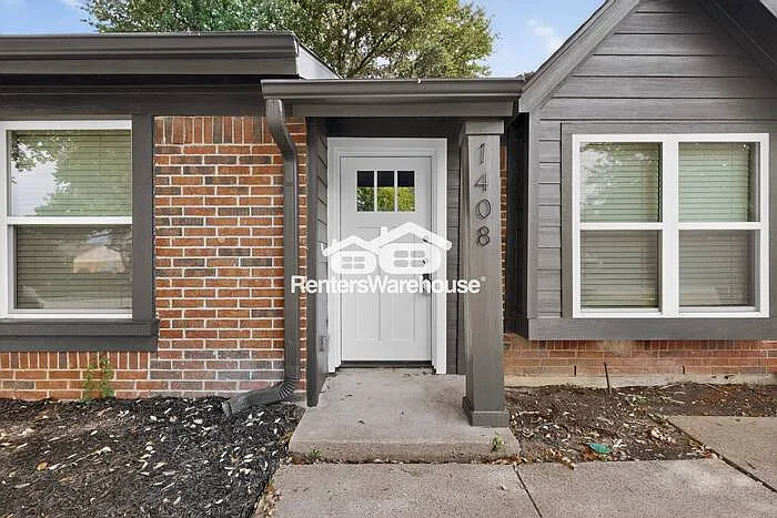 1408 Seely St — Photo 6