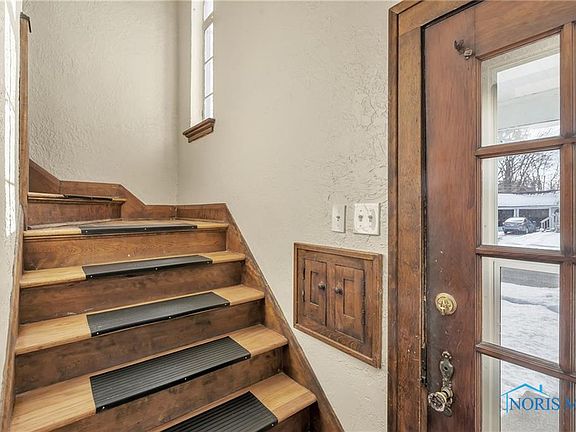 4th image of 1858 Wellesley Dr #1860