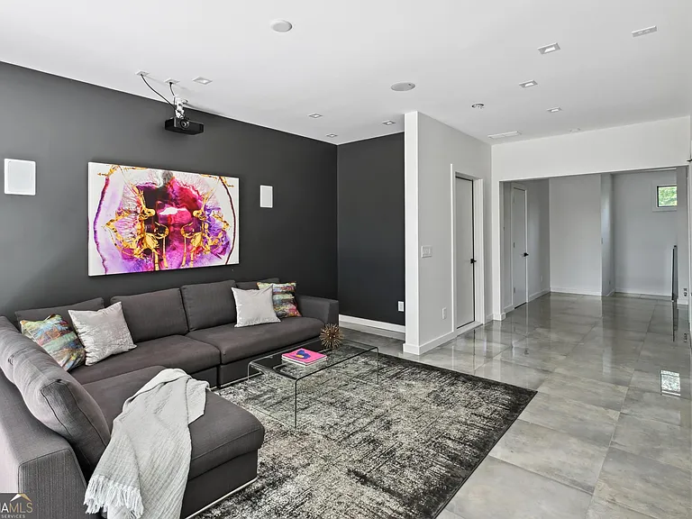 818 Verner St NW — Photo 44