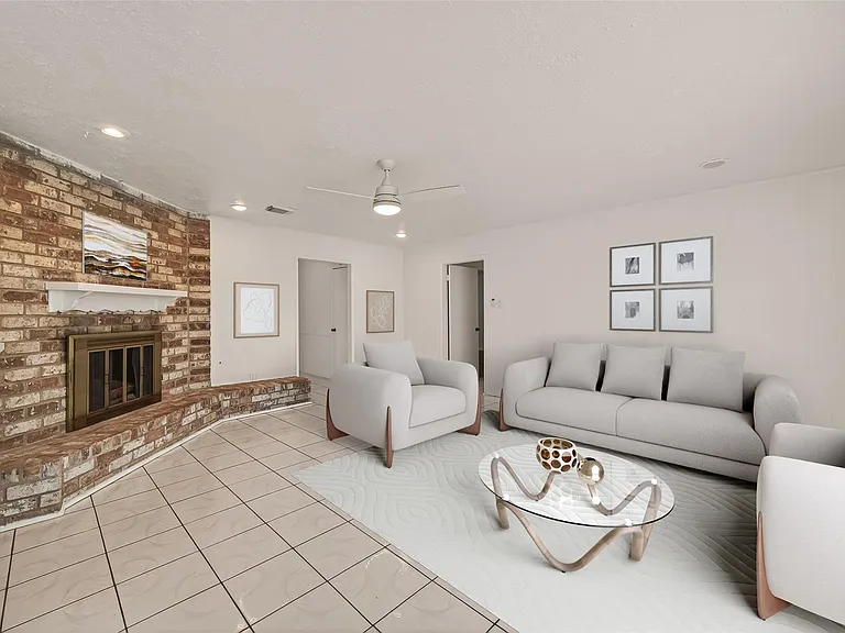 9422 Kristin Dr — Photo 2