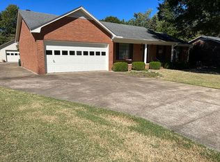 425 W University Pkwy, Jackson, TN 38305