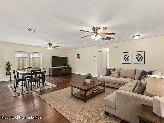 2nd image of 3822 Ravenna Dr