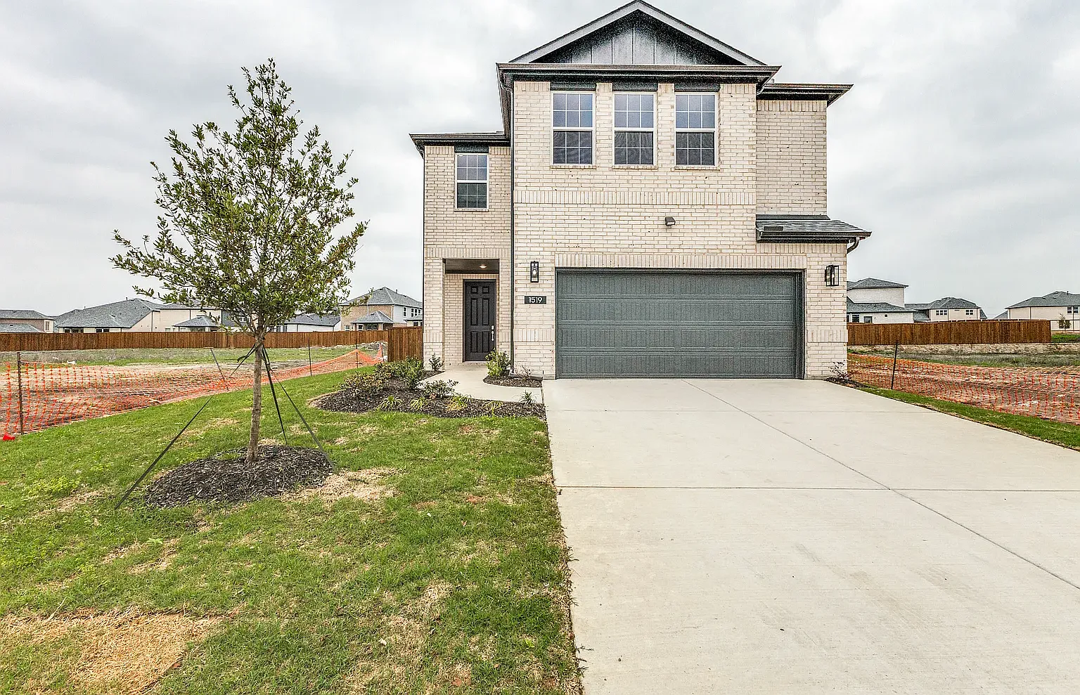 4 bed, 2037 sqft, $2,549 — Photo 1