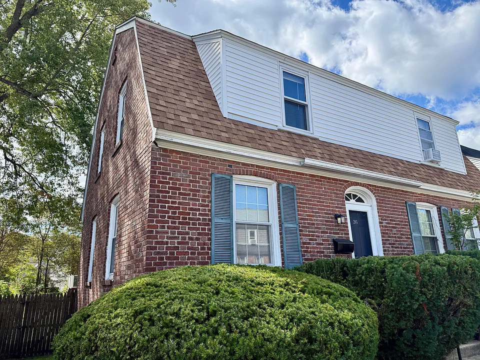 205 Raleigh Way #205