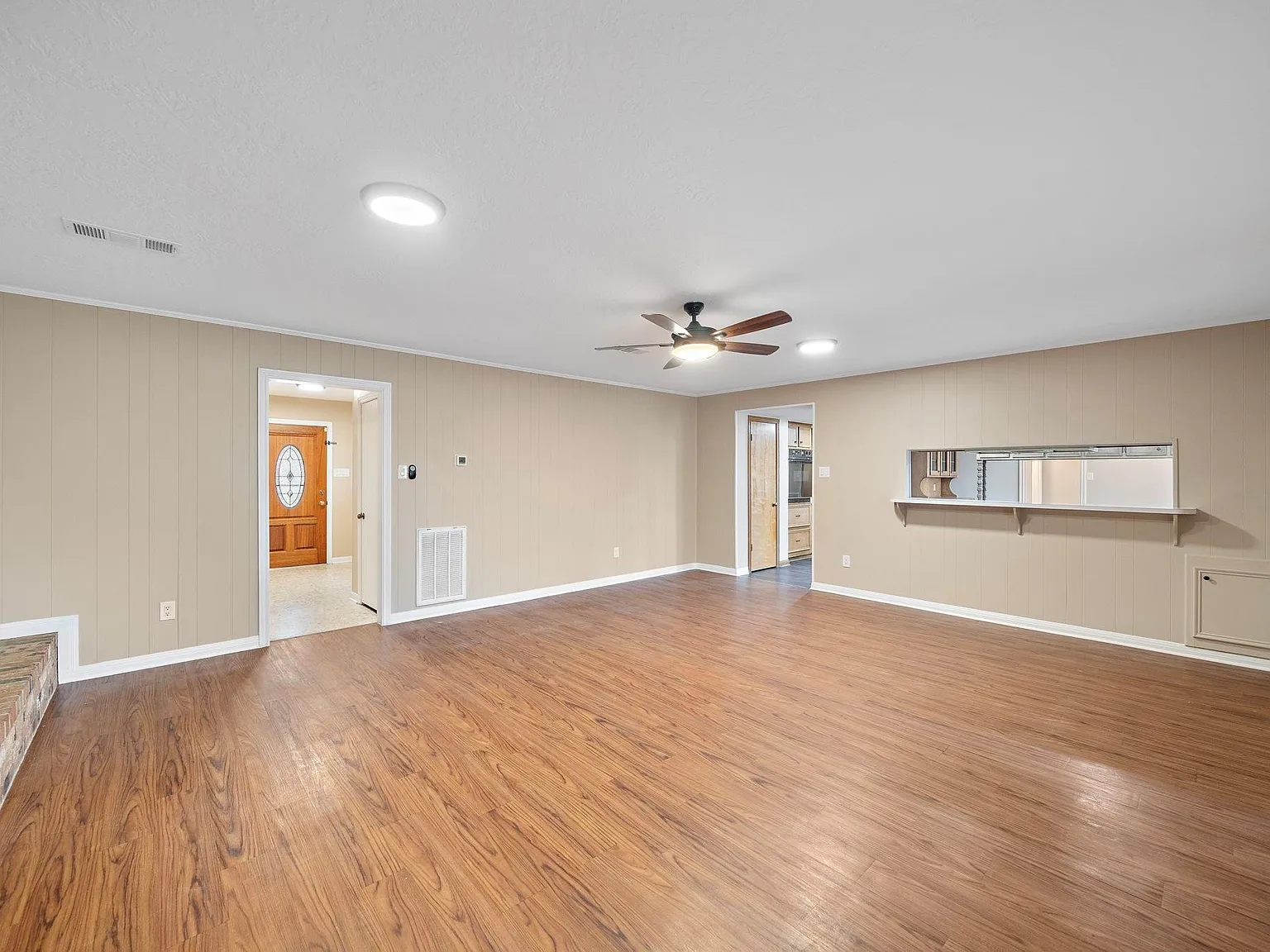 4 bed, 3.0 bath, 2510 sqft, $2,500 — Photo 4