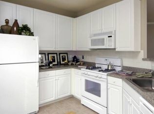 6409 Rock Forest Dr APT 109, Bethesda, MD 20817