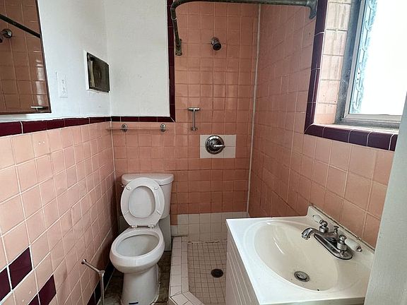 2nd image of 1910 S 15th St Floor 3