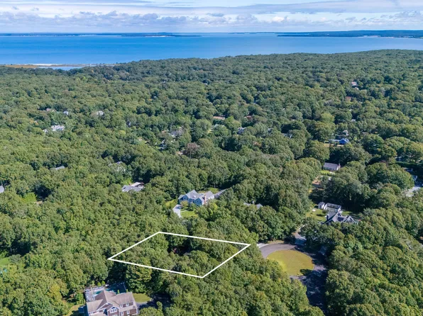 30 Squires Blvd, Hampton Bays, NY 11946