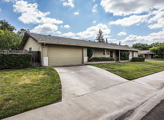 4th image of 409 Buena Vista Way