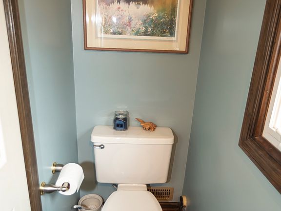 5th image of 2046 Valley Forge St NW