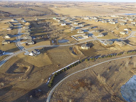 4th image of 18427 Northern Hills Dr