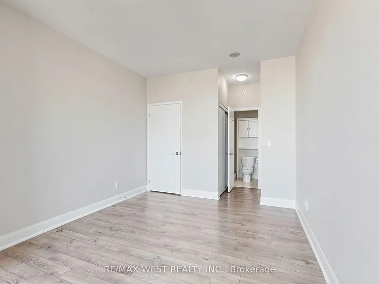 2900 Highway 7 Rd #2602 — Photo 17