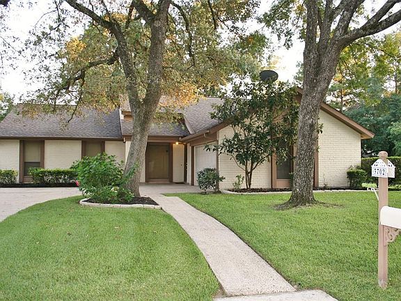 2nd image of 3702 Riverwood Park Dr