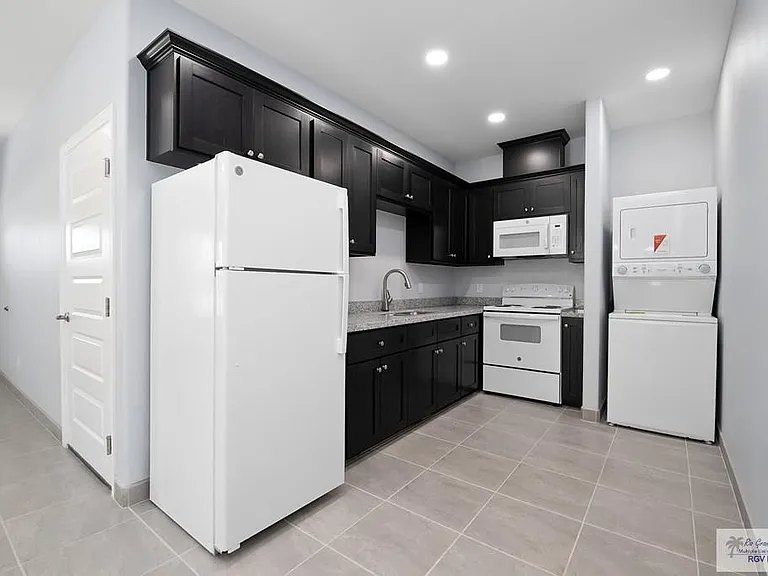 2228 N Valley Cir #A — Photo 4