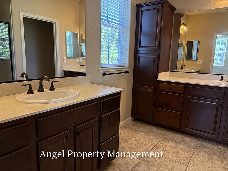 128 Dowd Ct — Photo 24
