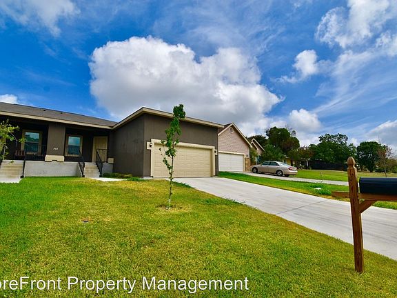 3rd image of 203 Cloudcroft Dr
