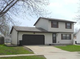 1007 Heartland Hills Dr, Waterloo, IA 50701