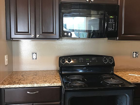 3rd image of 252 Kennedy Dr