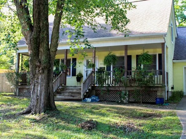 111 Hillside Dr, Berea, KY 40403