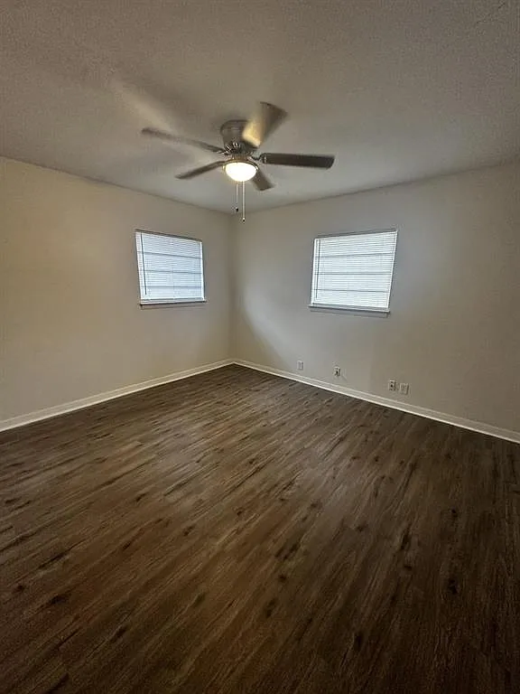 3 bed, 1200 sqft, $1,200 — Photo 2