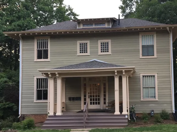 221 S Princeton Cir, Lynchburg, VA 24503