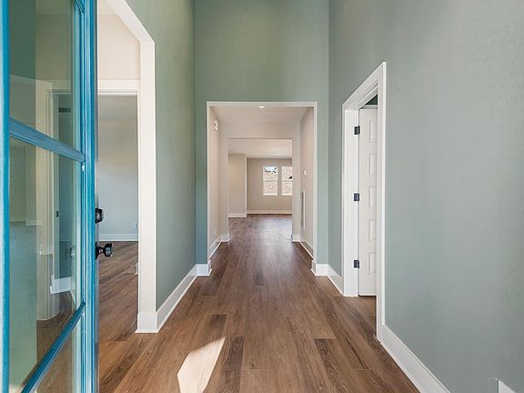 3rd image of 301 Trinity Ct