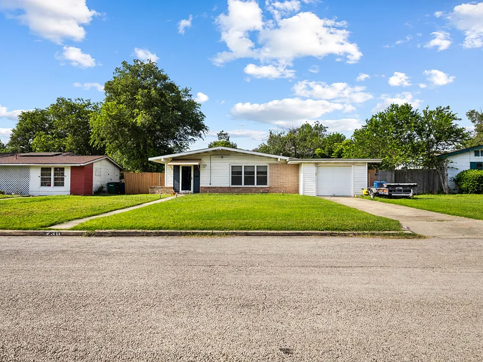 230 Brettonwood Dr