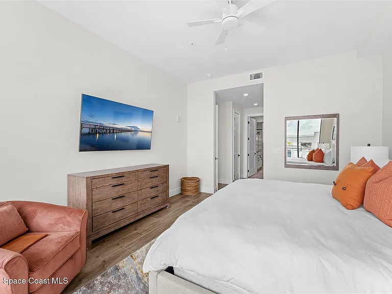 225 Strand Dr #205 — Photo 28