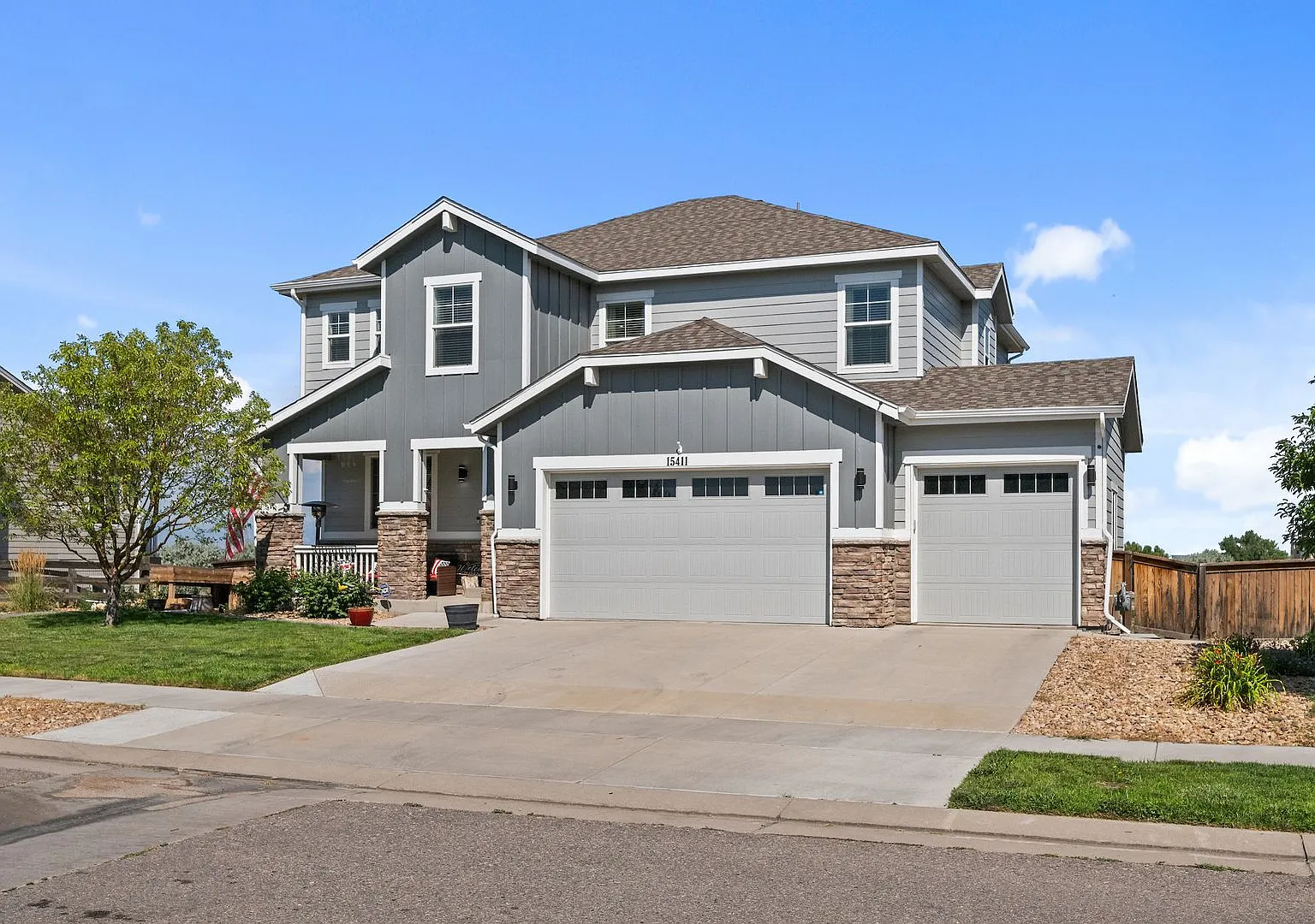 Gorgeous home with spectacular Front Range views! — Photo 1