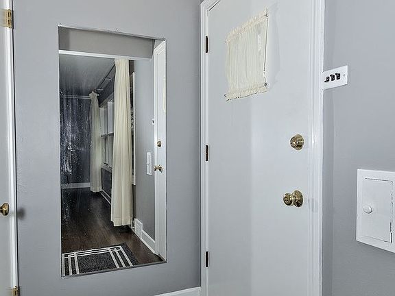 2nd image of 2101 Westchester Blvd