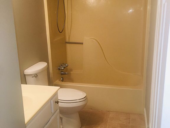 5th image of 3202 Bluegrass Dr