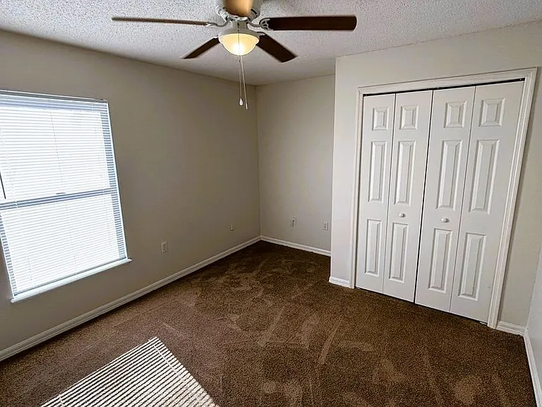 205 Churchill Ct — Photo 11