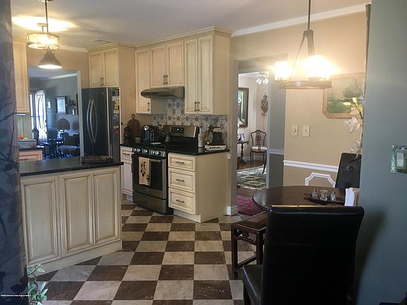 4th image of 38 Greenwich Ave