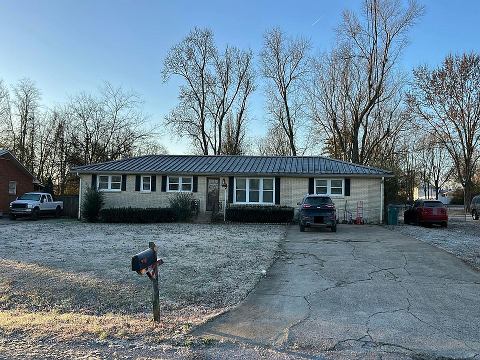 1st image of 408 Oakdale Dr