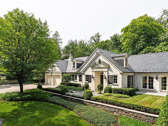 4th image of 4940 Indian Ln NW