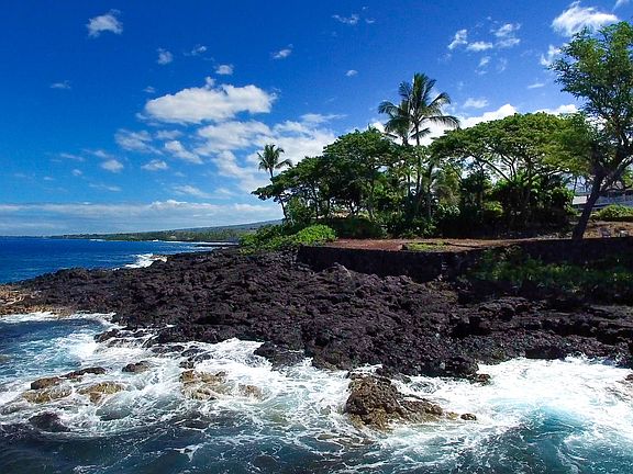3rd image of 77-6564 Alii Dr
