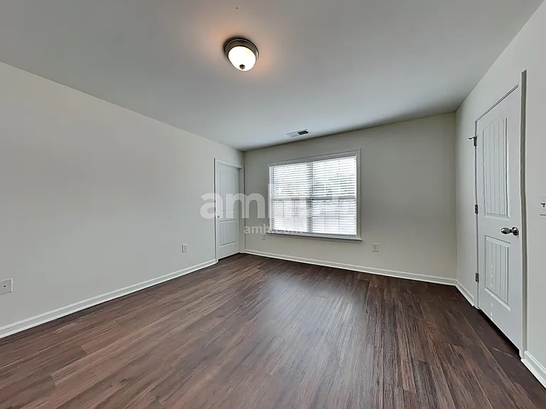 913 Bridlemine Dr — Photo 9