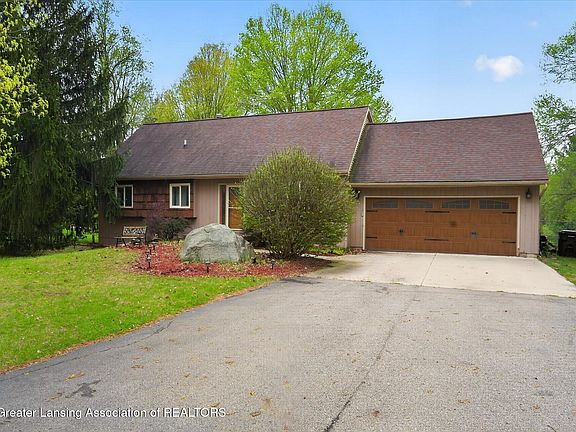 3rd image of 12830 Upton Rd